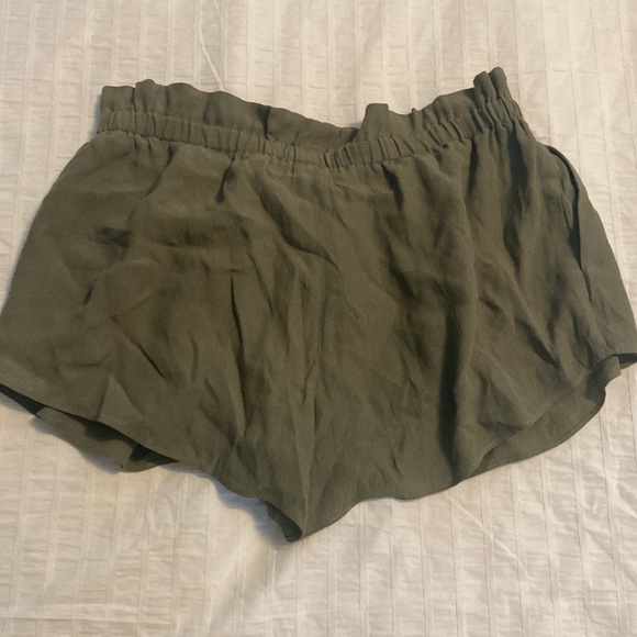 Wilfred Silk Shorts - Picture 5 of 6